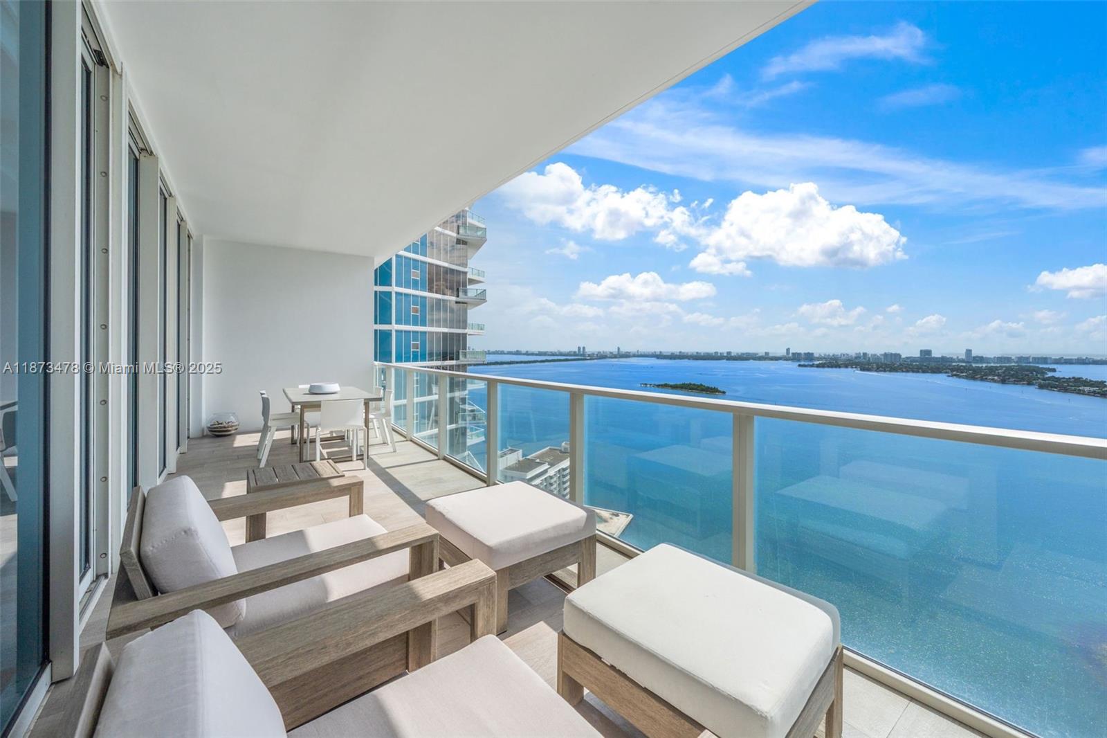 PARAMOUNT BAY CONDO - Residential