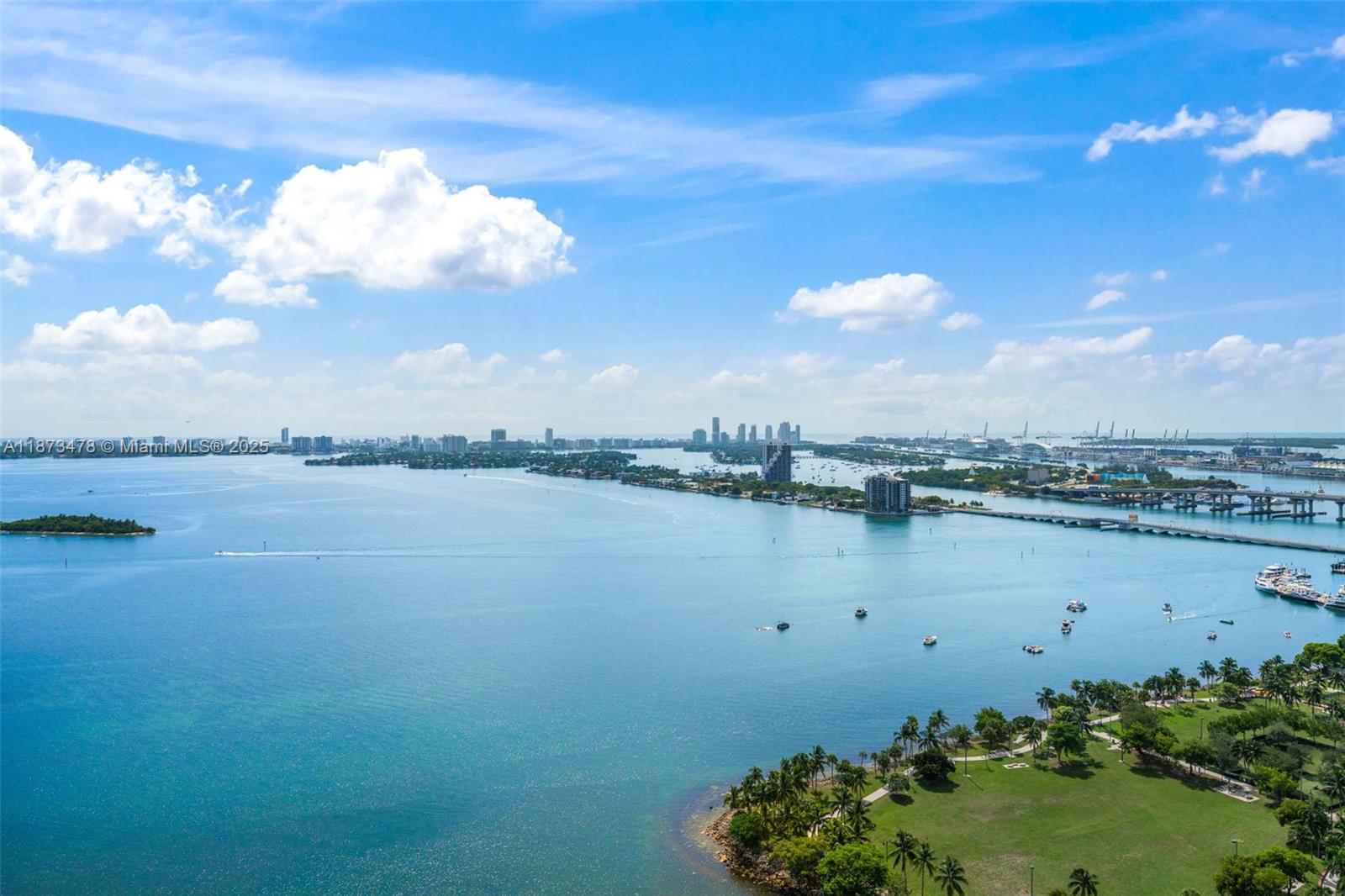 PARAMOUNT BAY CONDO - Residential