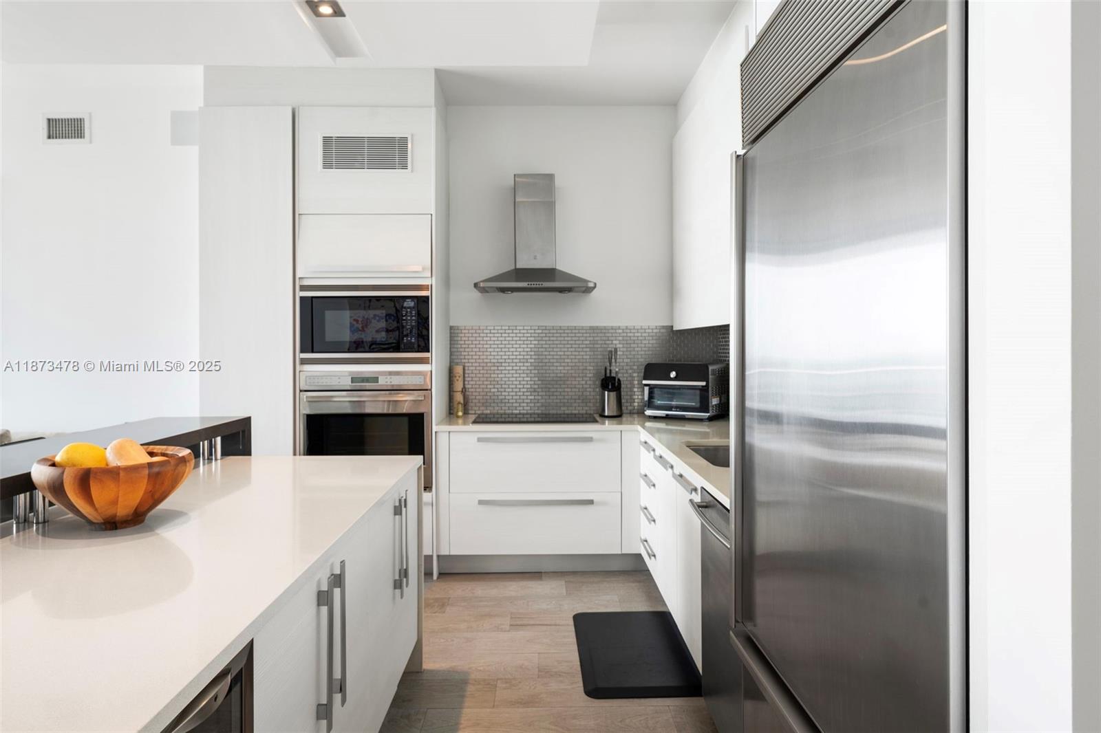 2020 N Bayshore Dr 3106