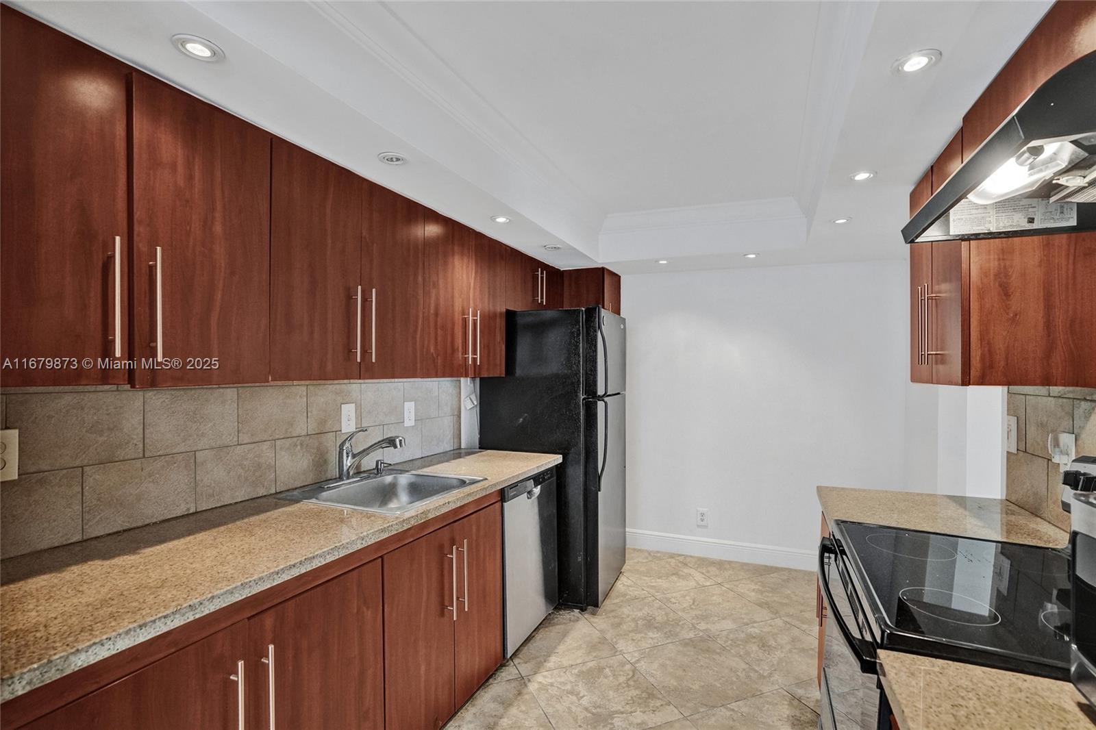 BRITANNIA AT QUADOMAIN CO - Residential