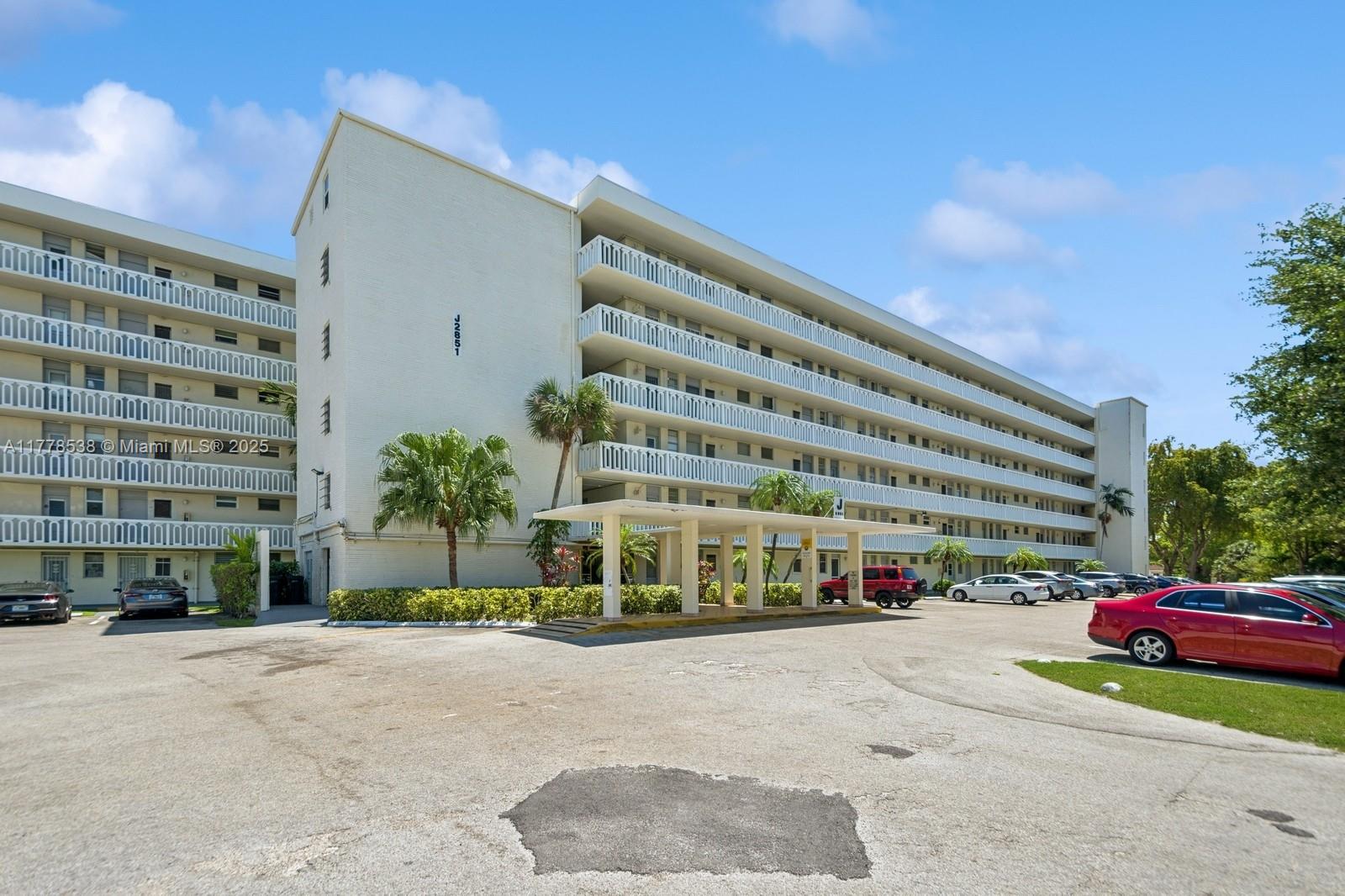 Property for Sale at 2851 Leonard Dr J610, Aventura, Miami-Dade County, Florida - Bedrooms: 1 
Bathrooms: 1  - $185,000