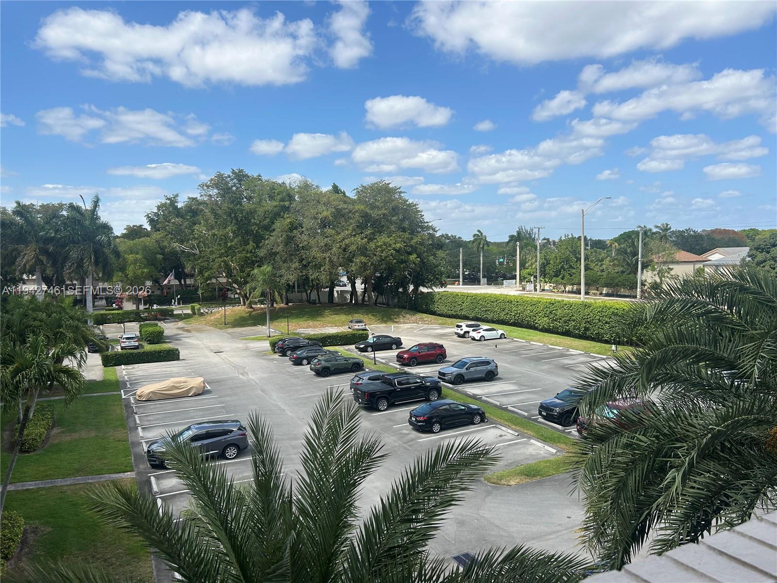 HOLLYBROOK GOLF AND - Residential