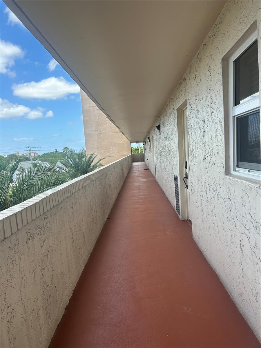 HOLLYBROOK GOLF AND - Residential