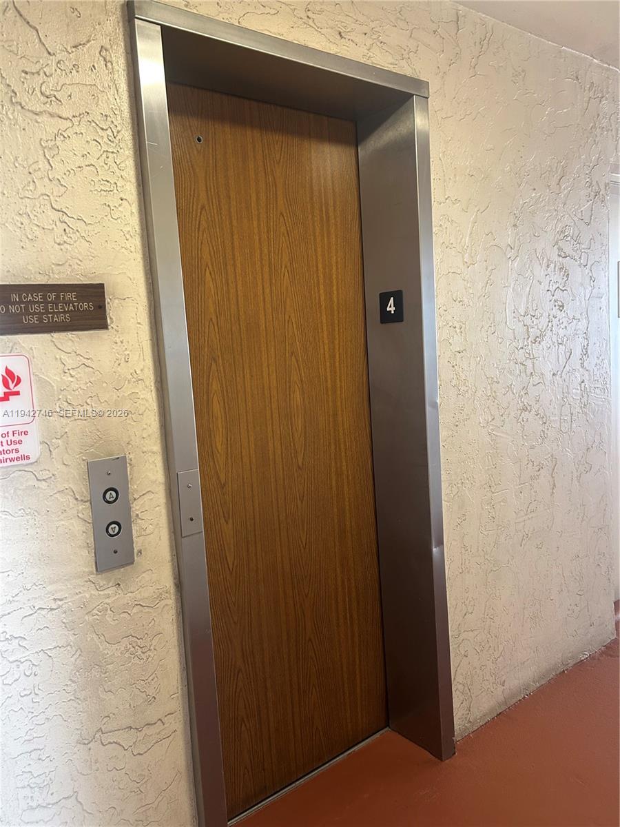 HOLLYBROOK GOLF AND - Residential