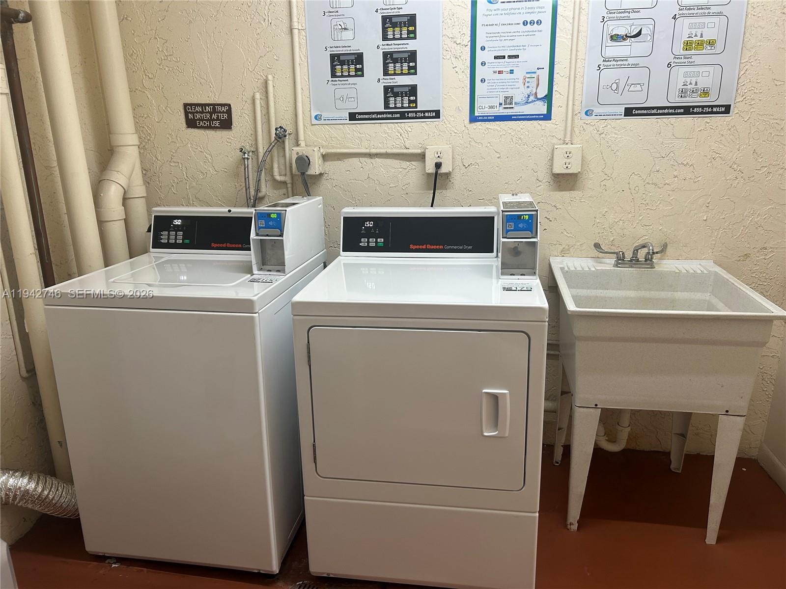 HOLLYBROOK GOLF AND - Residential