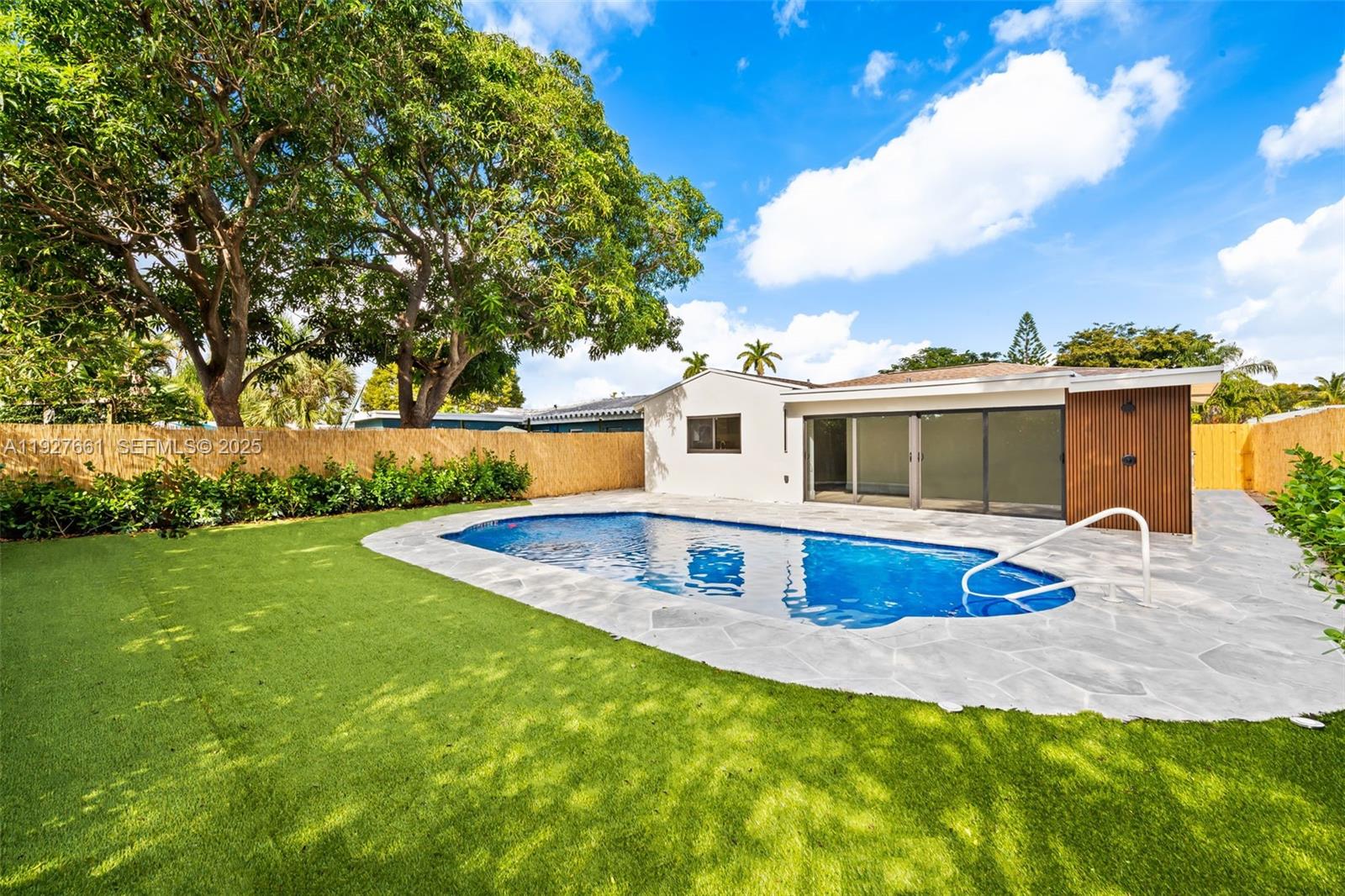 NORTH ANDREWS GARDENS ANN - Residential