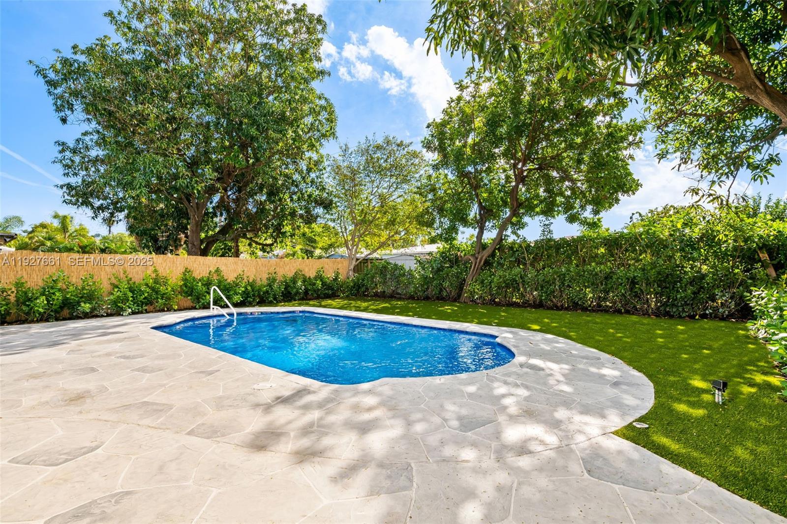 NORTH ANDREWS GARDENS ANN - Residential