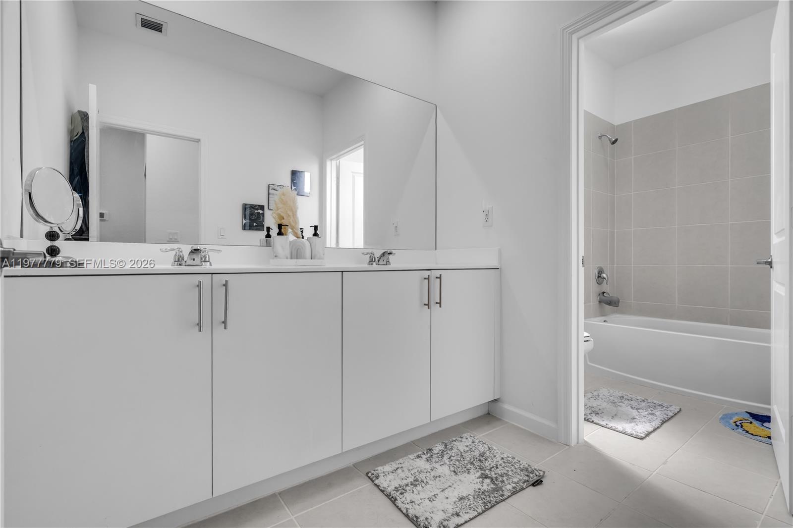 GALIANO - Residential