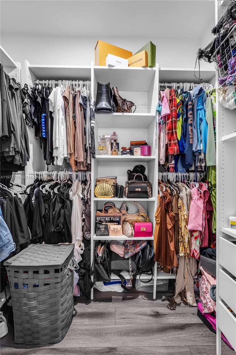 GALIANO - Residential