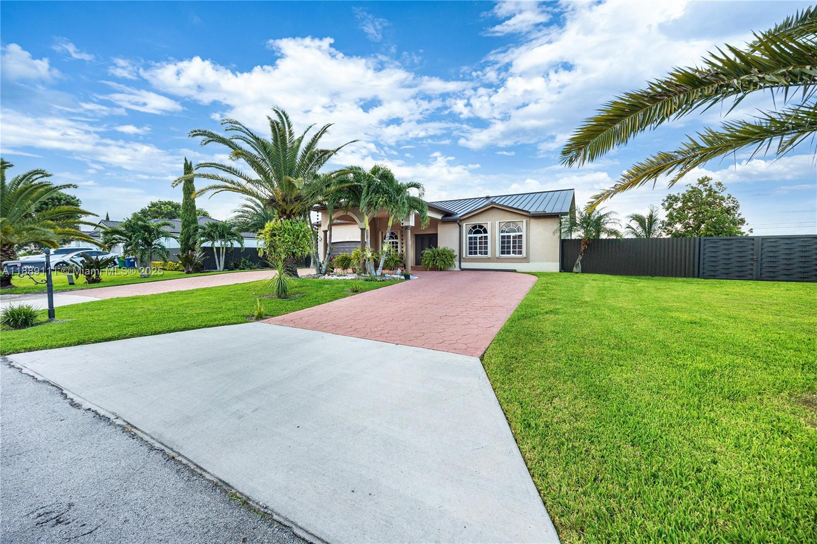 ESTATE MANSIONS - Residential