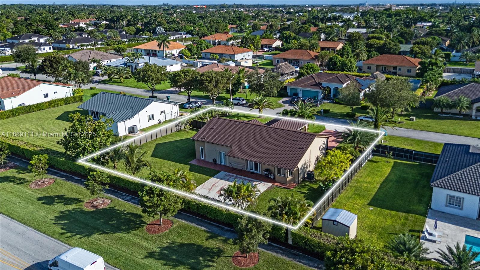 ESTATE MANSIONS - Residential