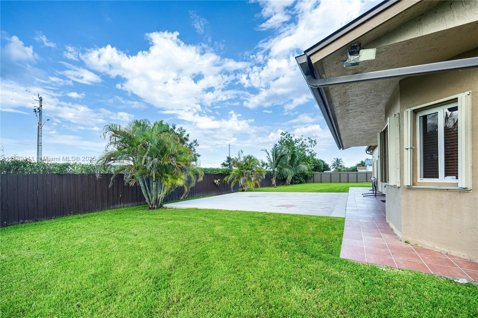 ESTATE MANSIONS - Residential