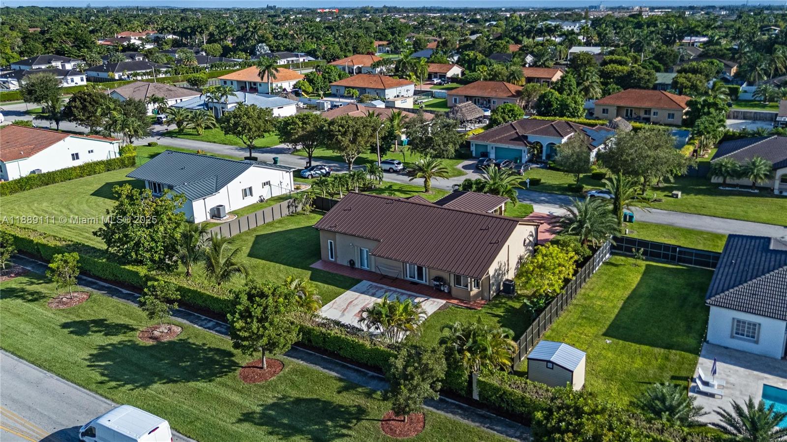 ESTATE MANSIONS - Residential