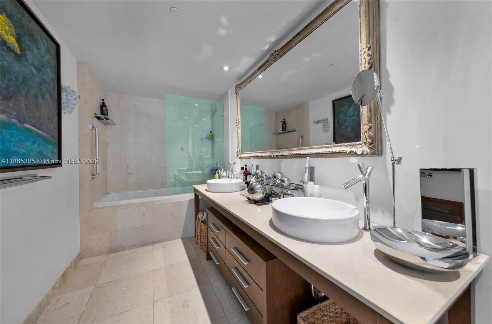 ICON BRICKELL CONDO NO 1 - Residential