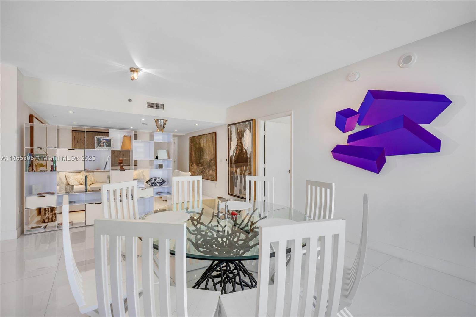 475 Brickell Ave 712-714