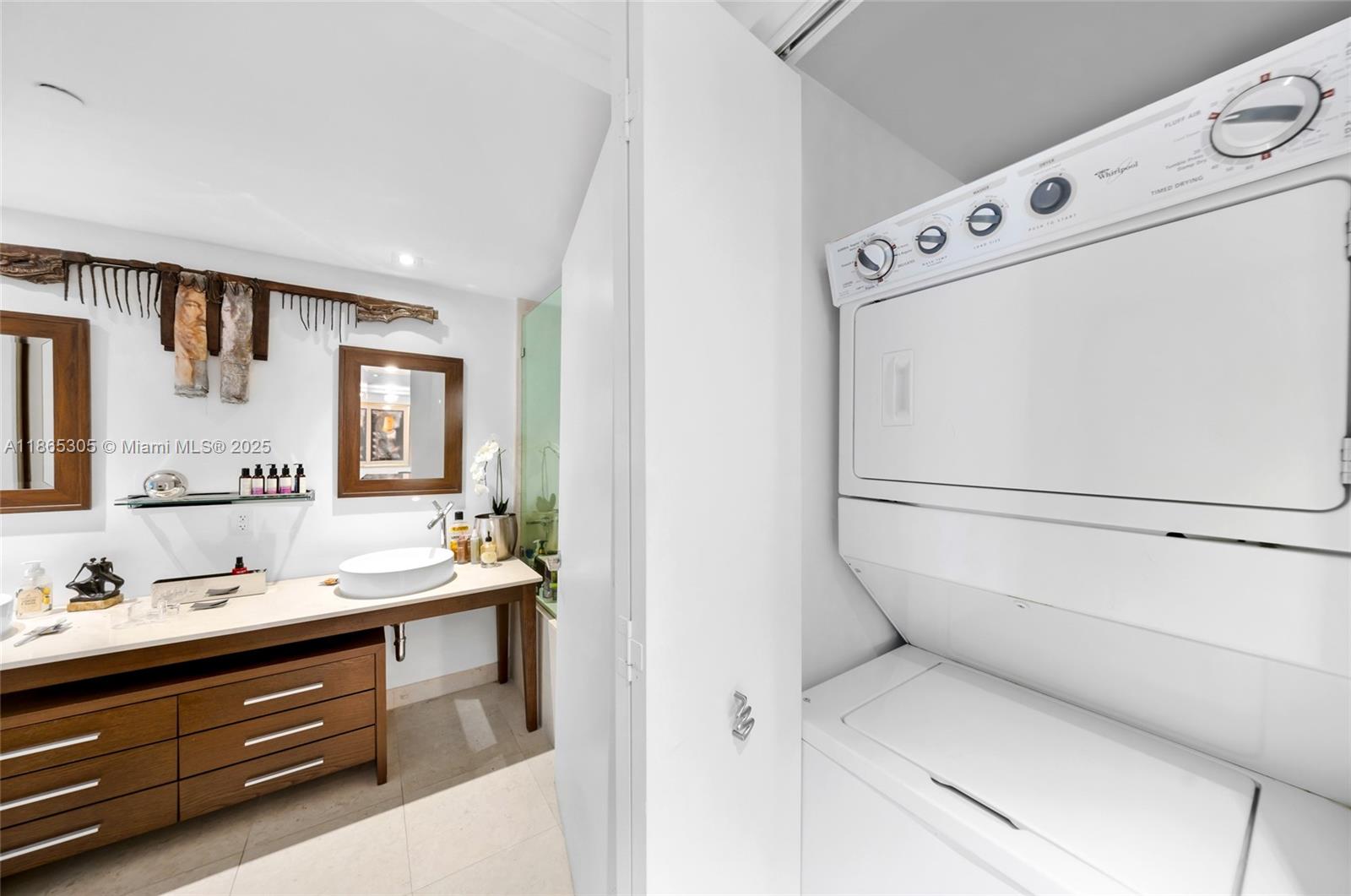 ICON BRICKELL CONDO NO 1 - Residential