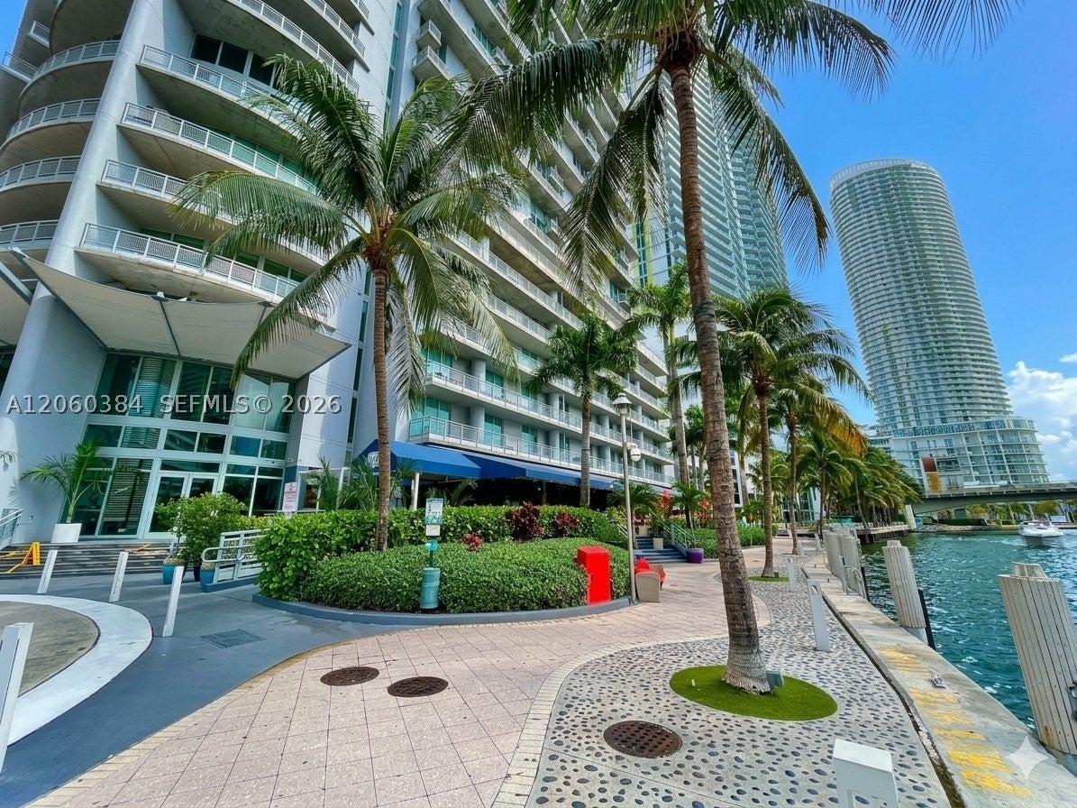 690 SW 1st Ct 1923