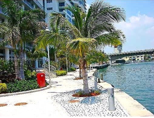 690 SW 1st Ct 1923