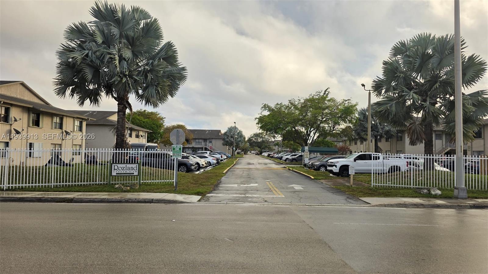 ROZLAND CONDO - Residential