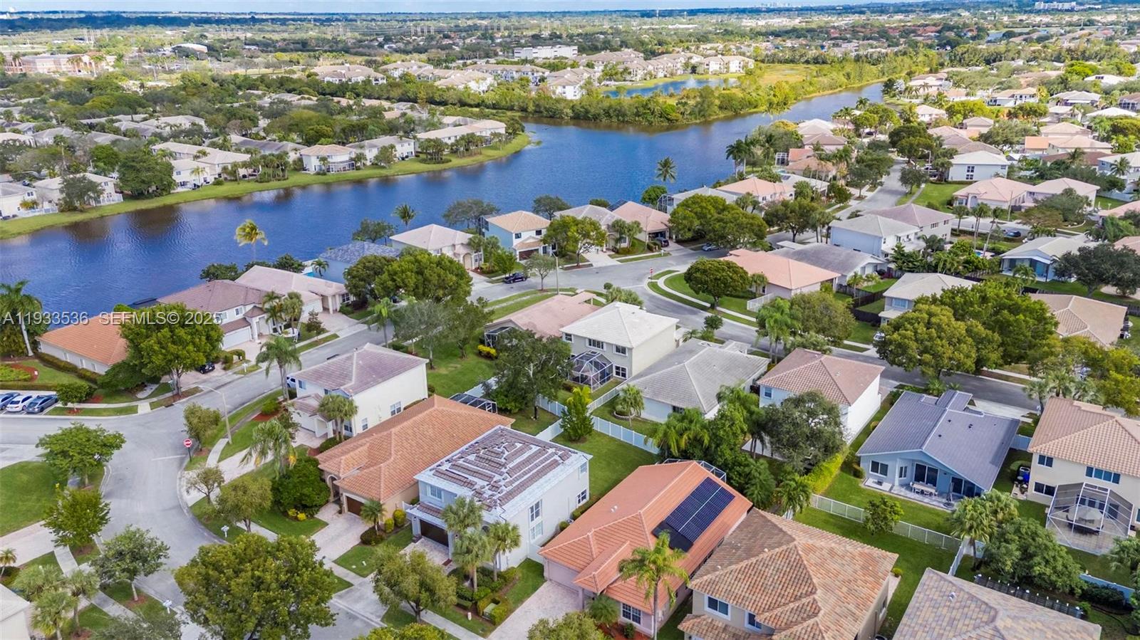 PEMBROKE ISLES - Residential