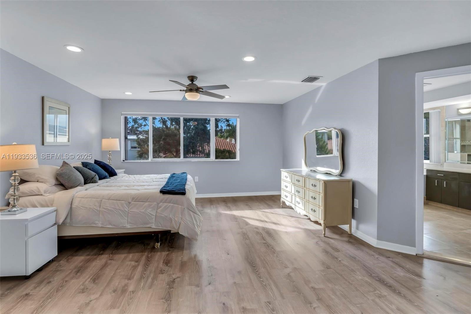 PEMBROKE ISLES - Residential