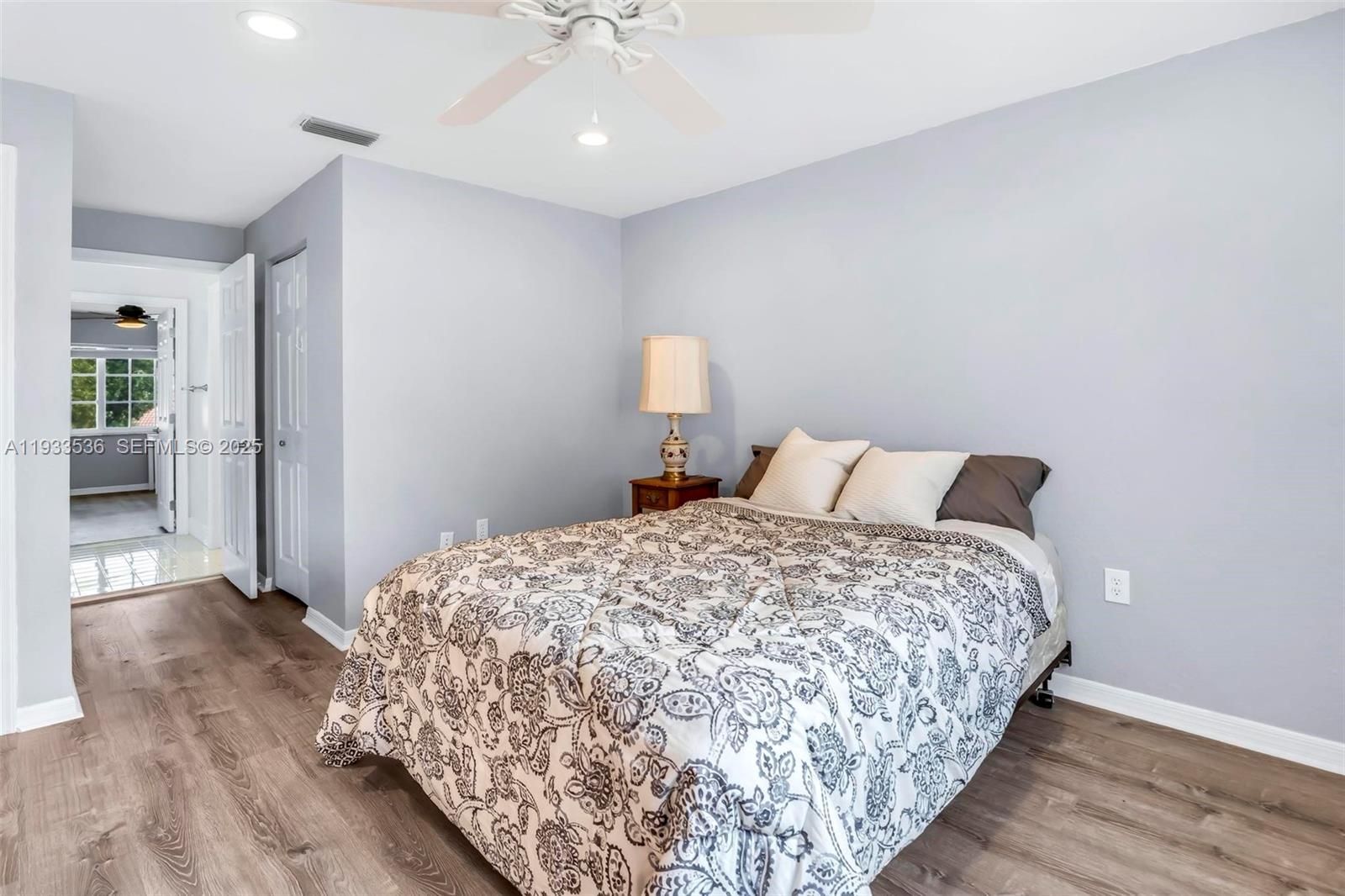 PEMBROKE ISLES - Residential