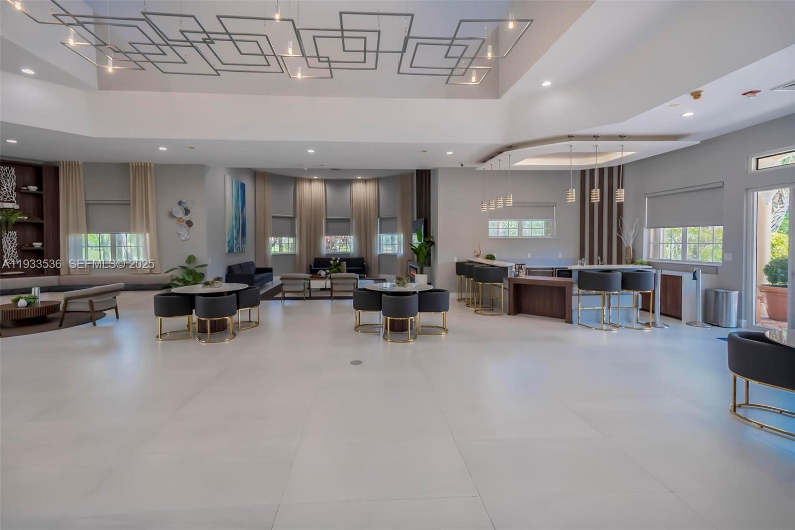 PEMBROKE ISLES - Residential