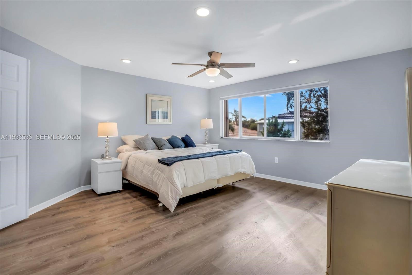 PEMBROKE ISLES - Residential