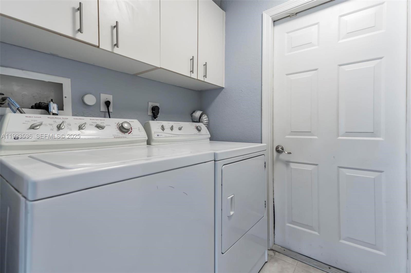 PEMBROKE ISLES - Residential