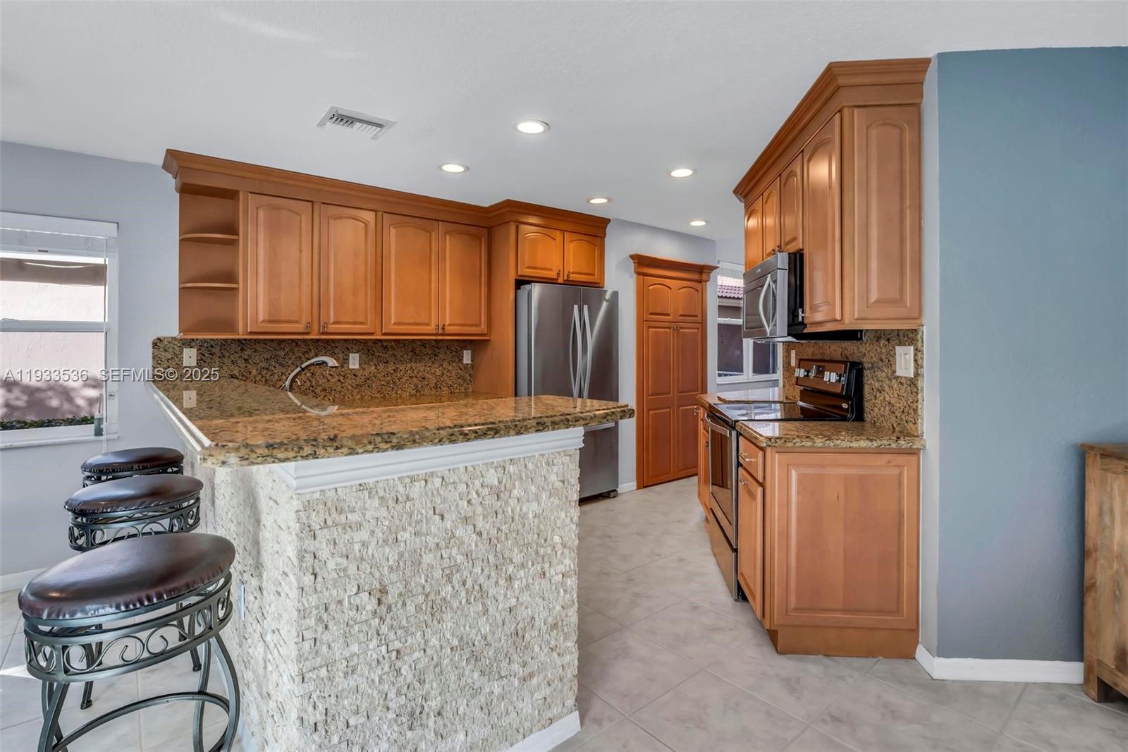 PEMBROKE ISLES - Residential