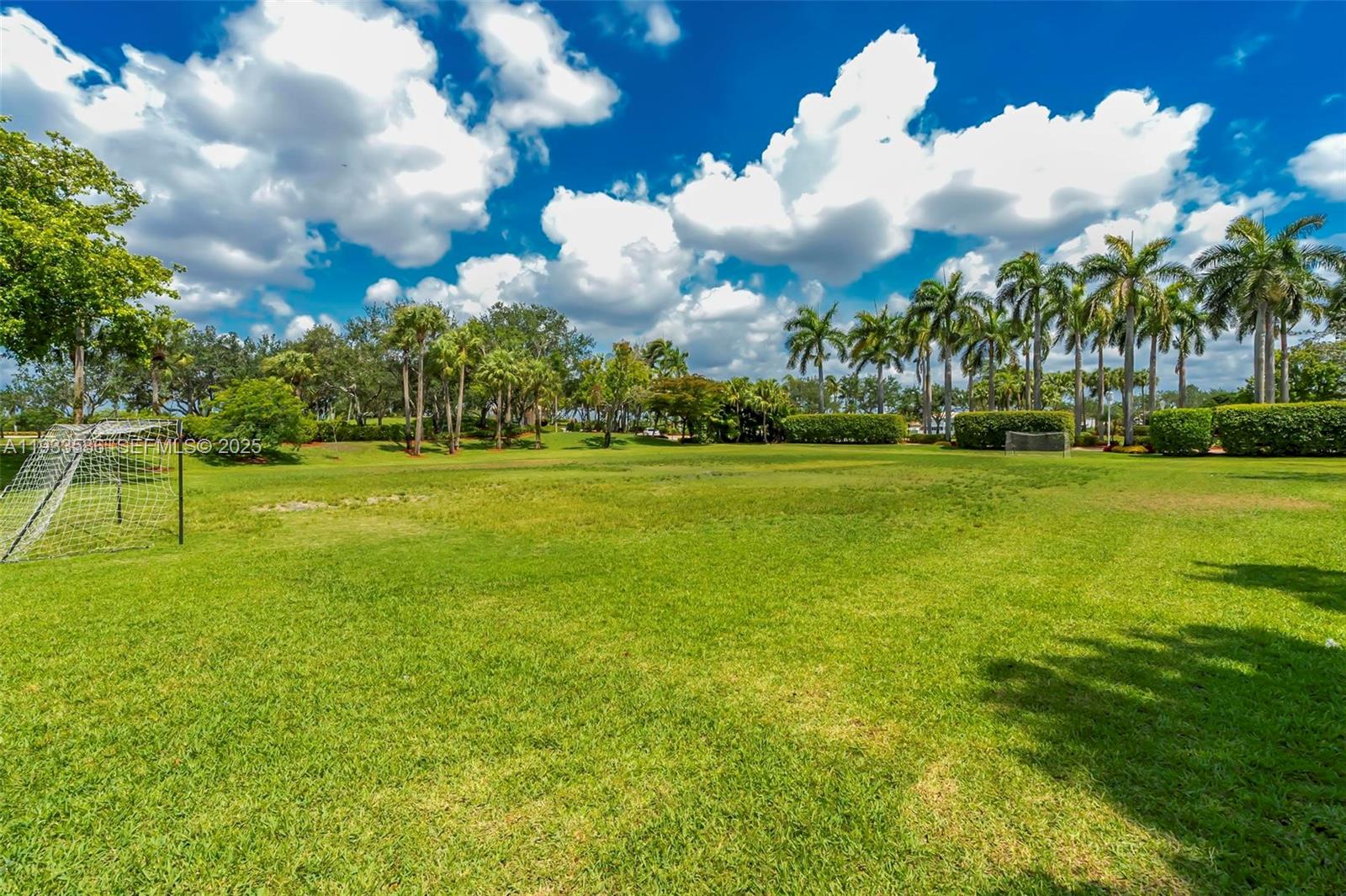 PEMBROKE ISLES - Residential