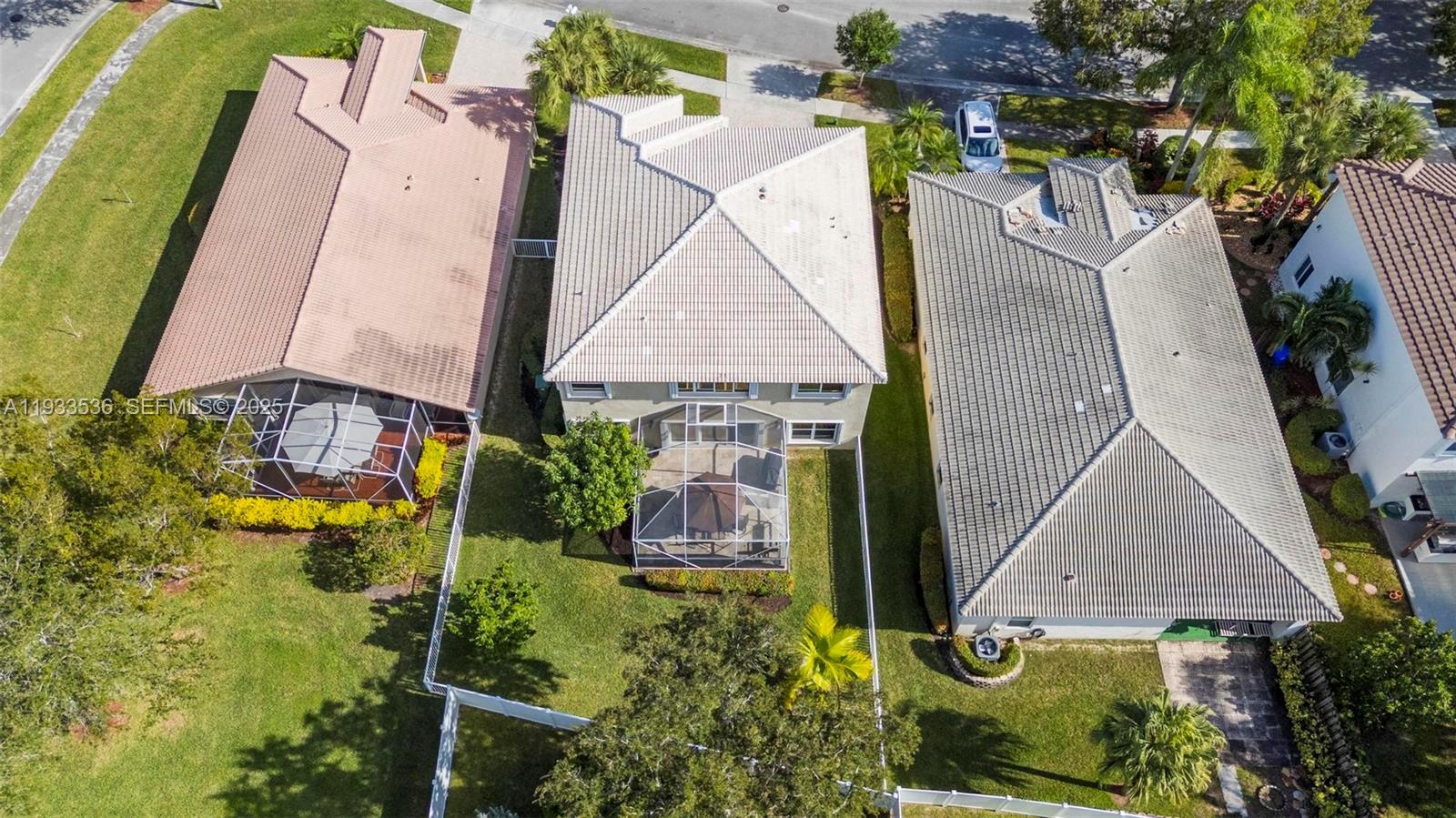 PEMBROKE ISLES - Residential