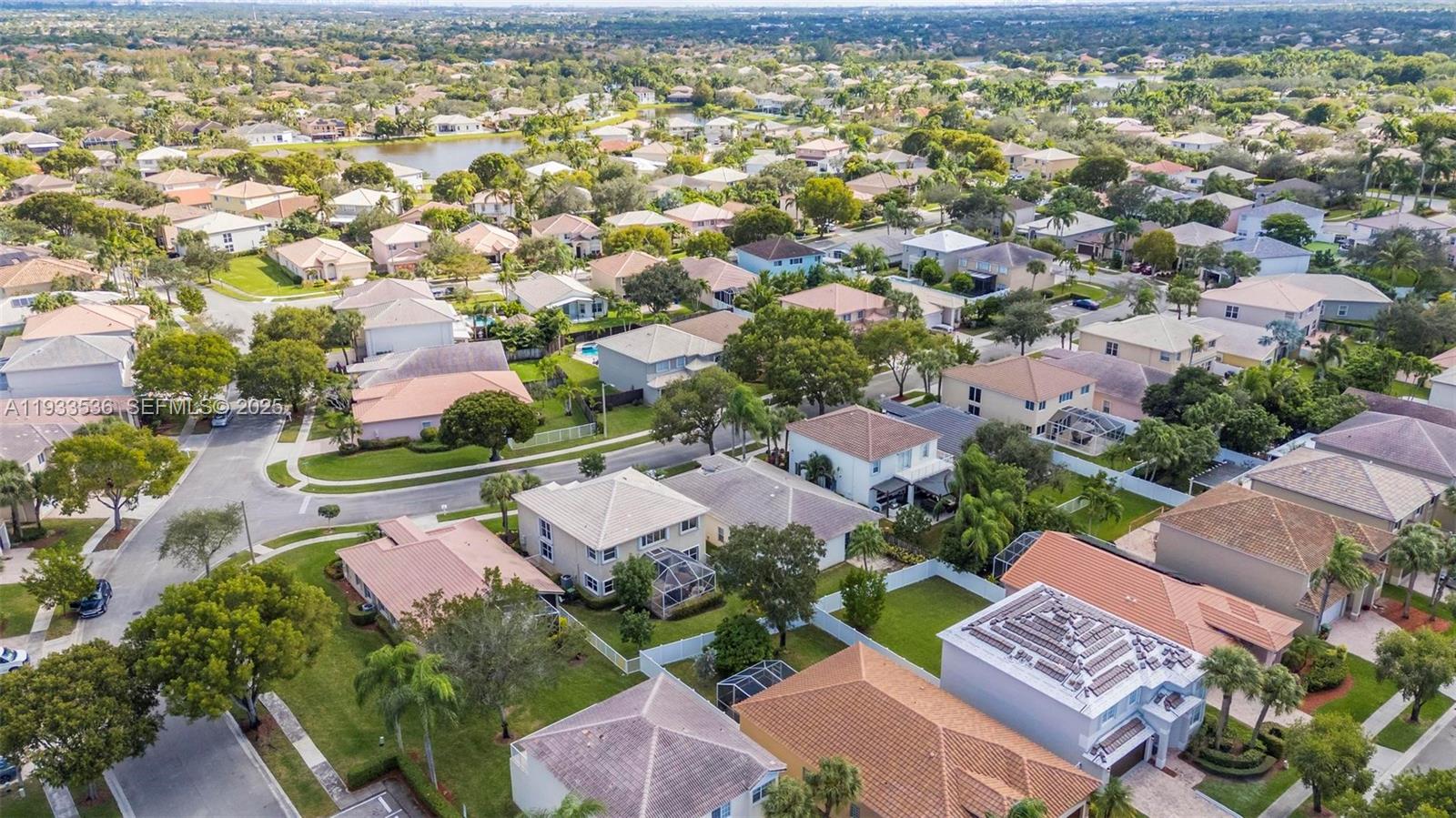 PEMBROKE ISLES - Residential