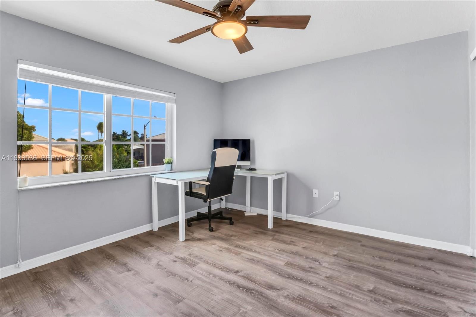 PEMBROKE ISLES - Residential