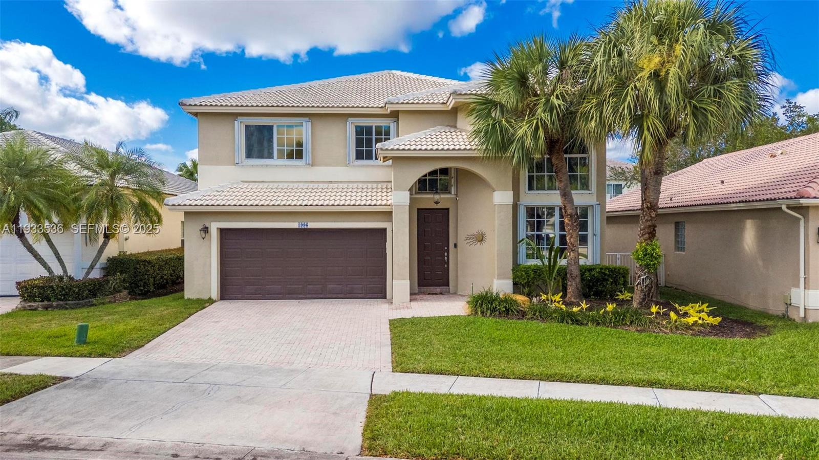 PEMBROKE ISLES - Residential