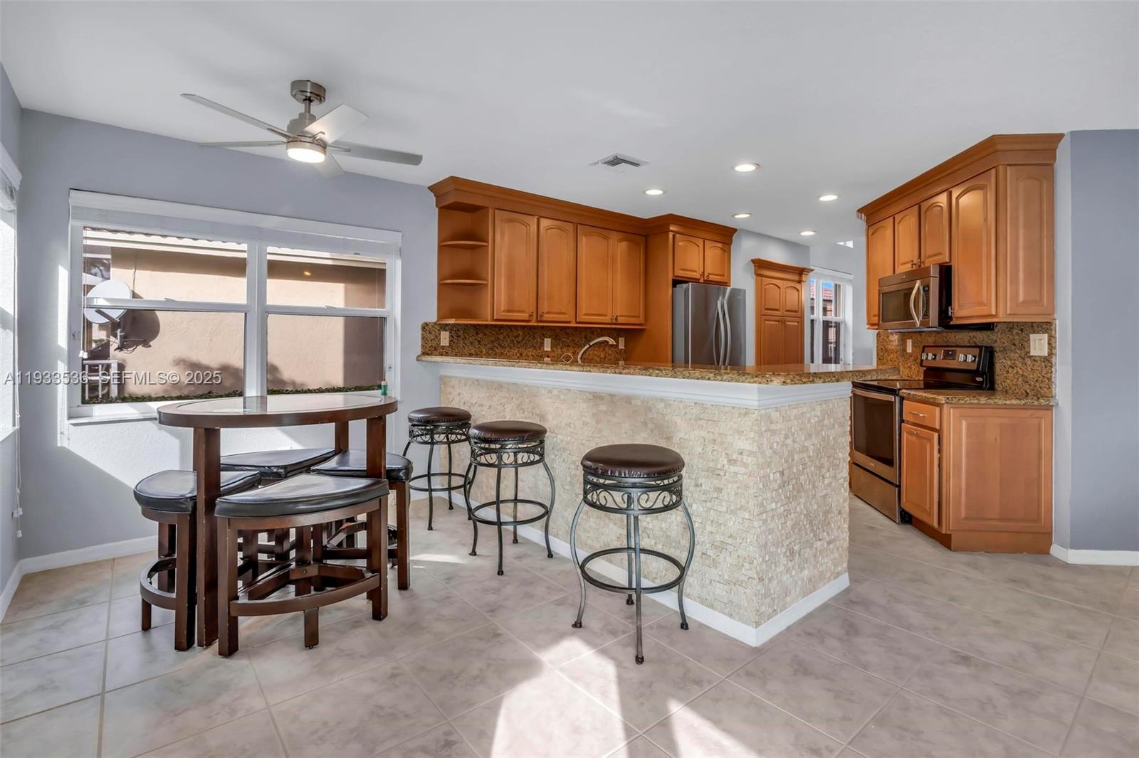 PEMBROKE ISLES - Residential