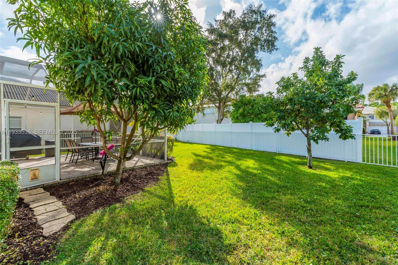 PEMBROKE ISLES - Residential