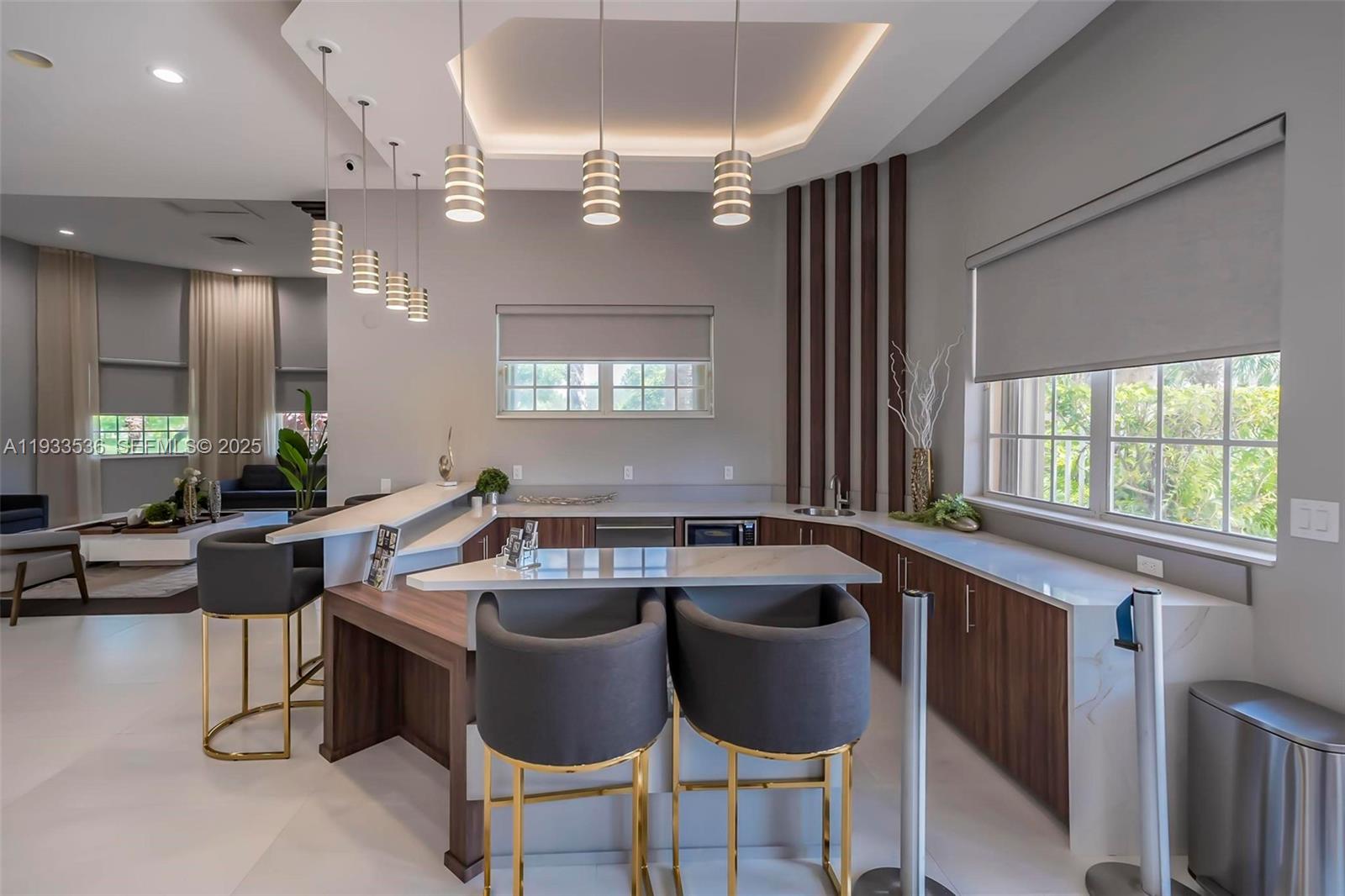 PEMBROKE ISLES - Residential