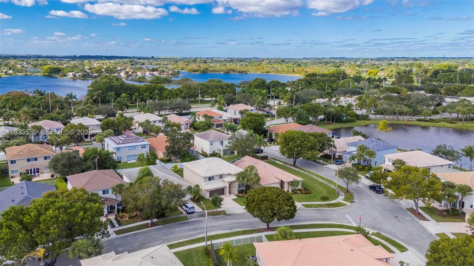 PEMBROKE ISLES - Residential