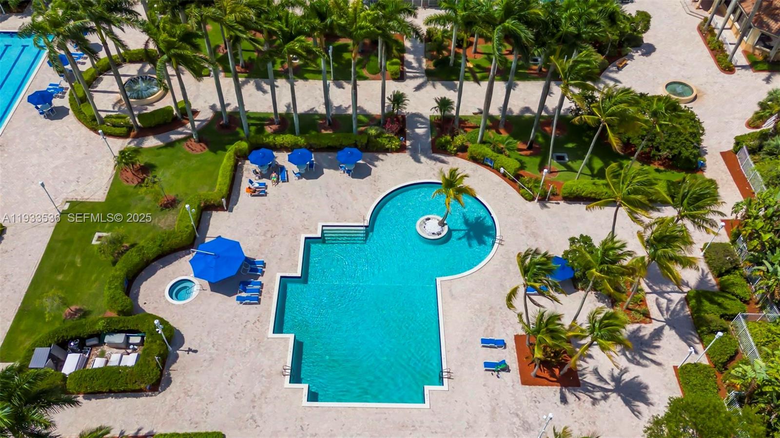 PEMBROKE ISLES - Residential