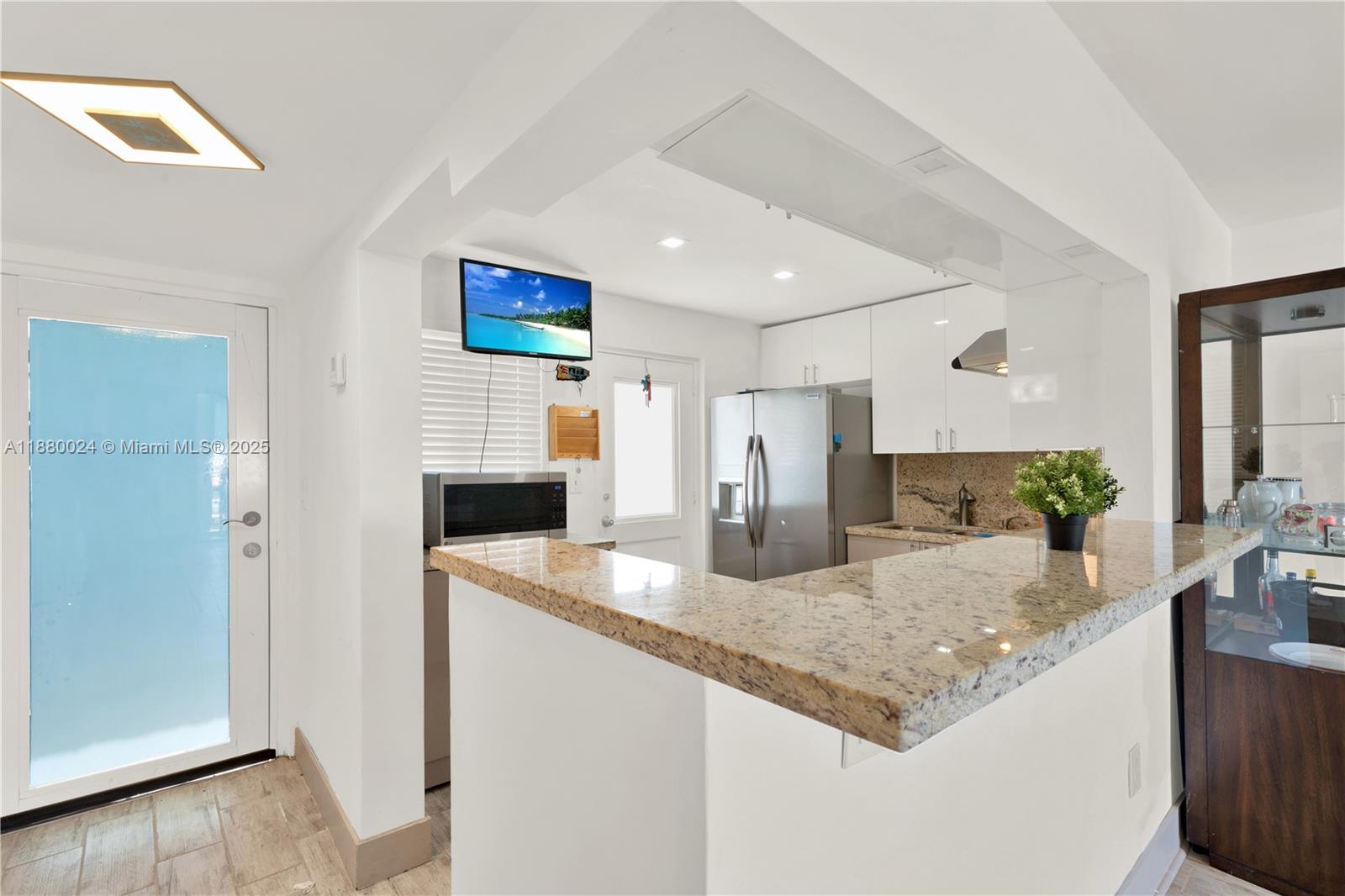 Spacious 1 Bedroom, 1.5 Bath unit with a renovated kitchen and updated half bathroom. Excellent layout with plenty of space to enjoy. Prime location , just minute from Collins Avenue and The Beach, with shops, supermarkets and pharmacies nearby for your convenience. Well- maintained building. Parking assigned.