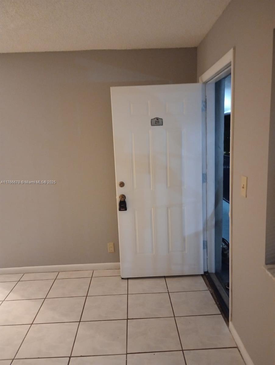 Rental Property at 1201 Sw 50th Ave 211-4, North Lauderdale, Miami-Dade County, Florida - Bedrooms: 1 
Bathrooms: 1  - $1,600 MO.