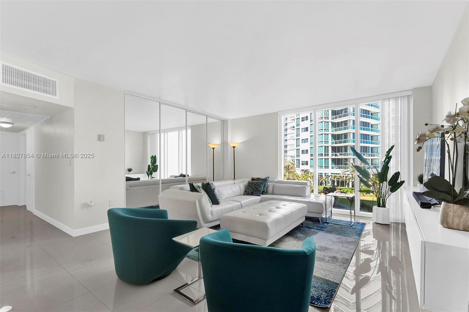 10275 Collins Ave 406