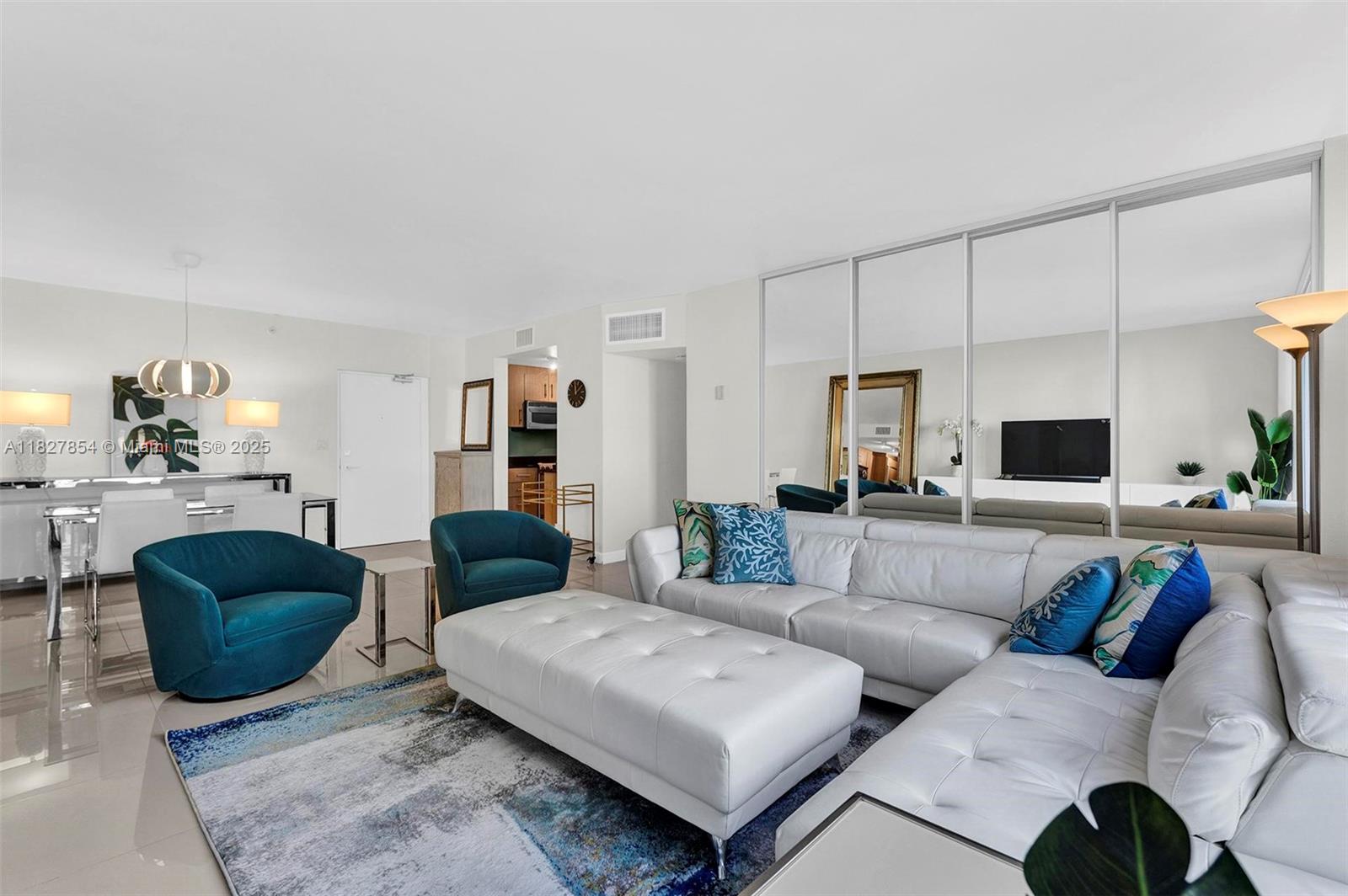 10275 Collins Ave 406
