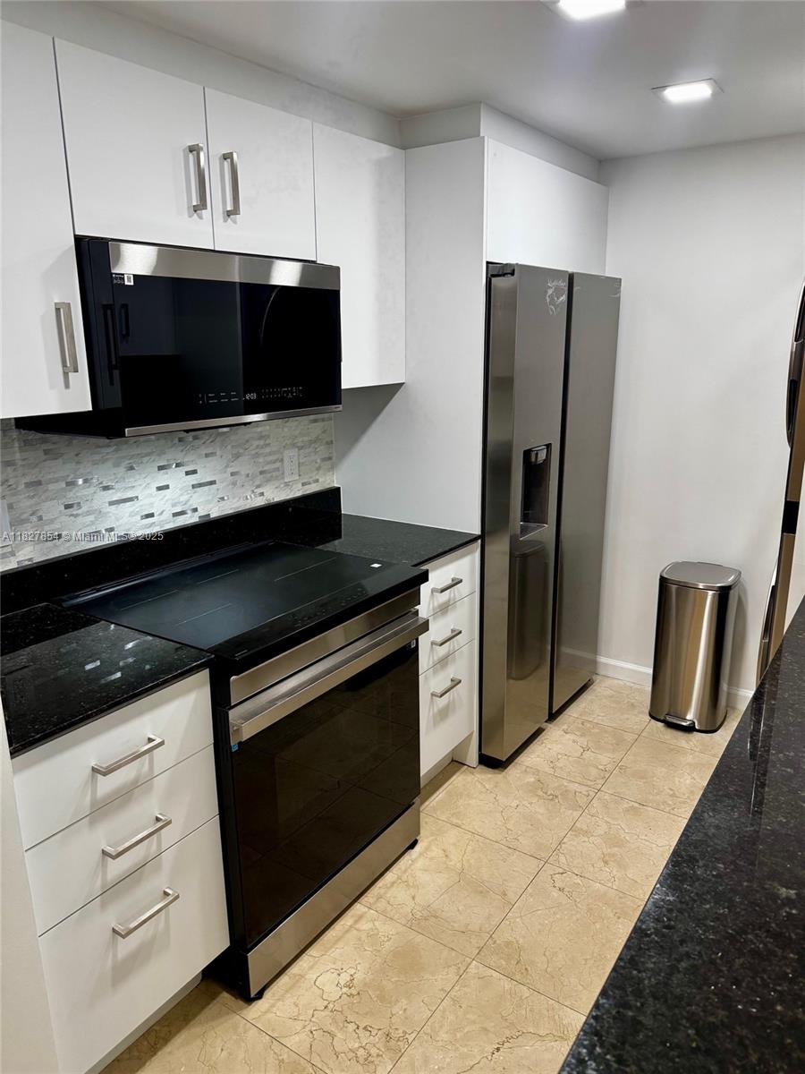 HARBOUR HOUSE - Residential Lease