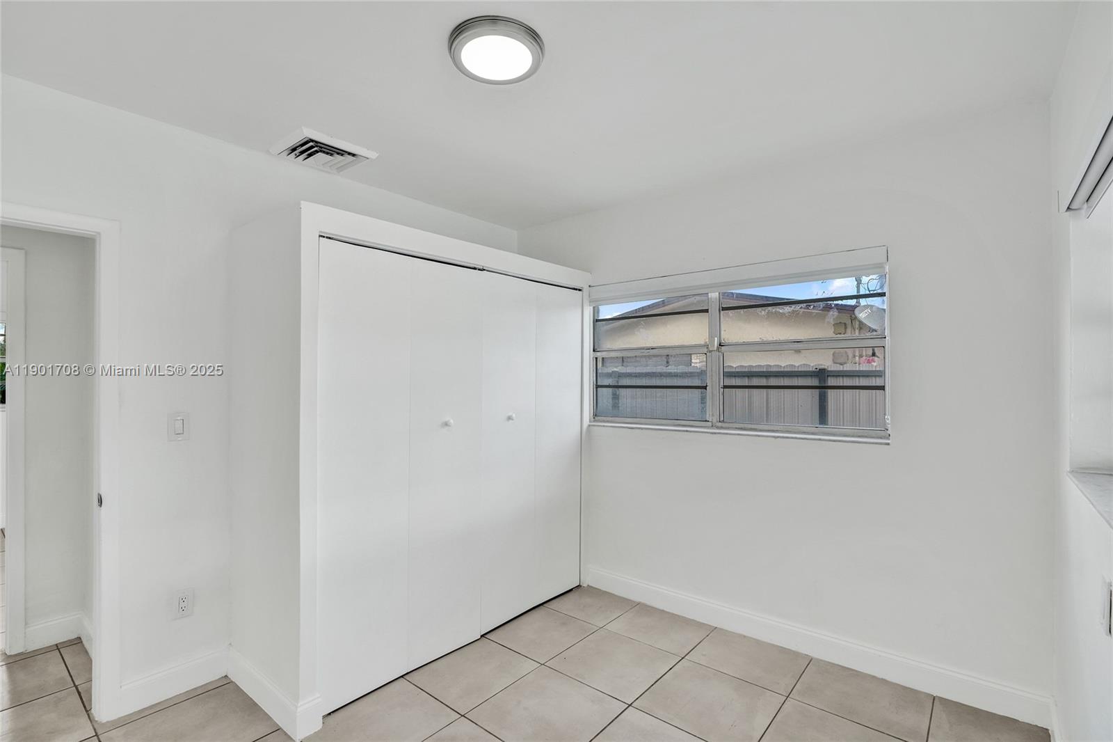 PALM SPRINGS SUB SEC A 4T - Residential Lease