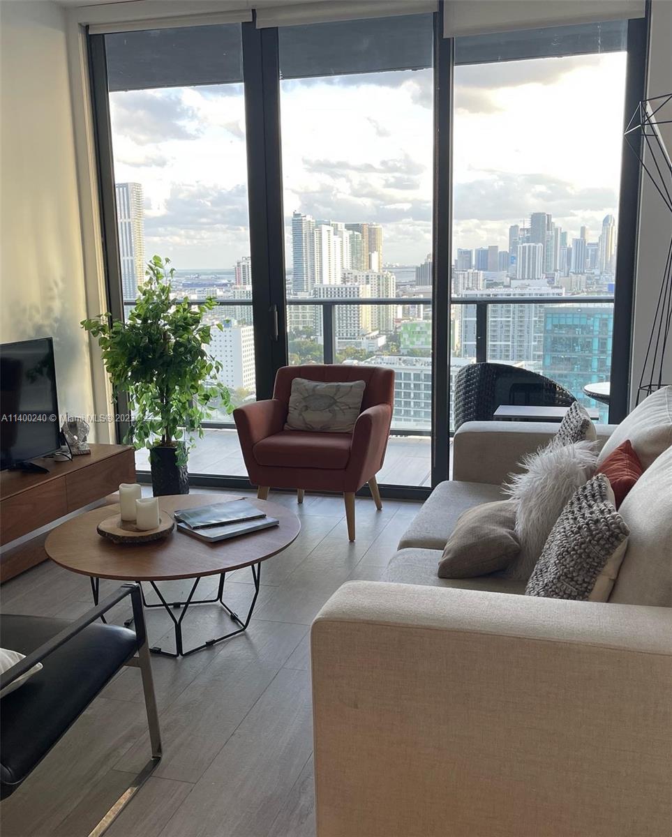 3401 MIDTOWN CONDO - Residential Lease