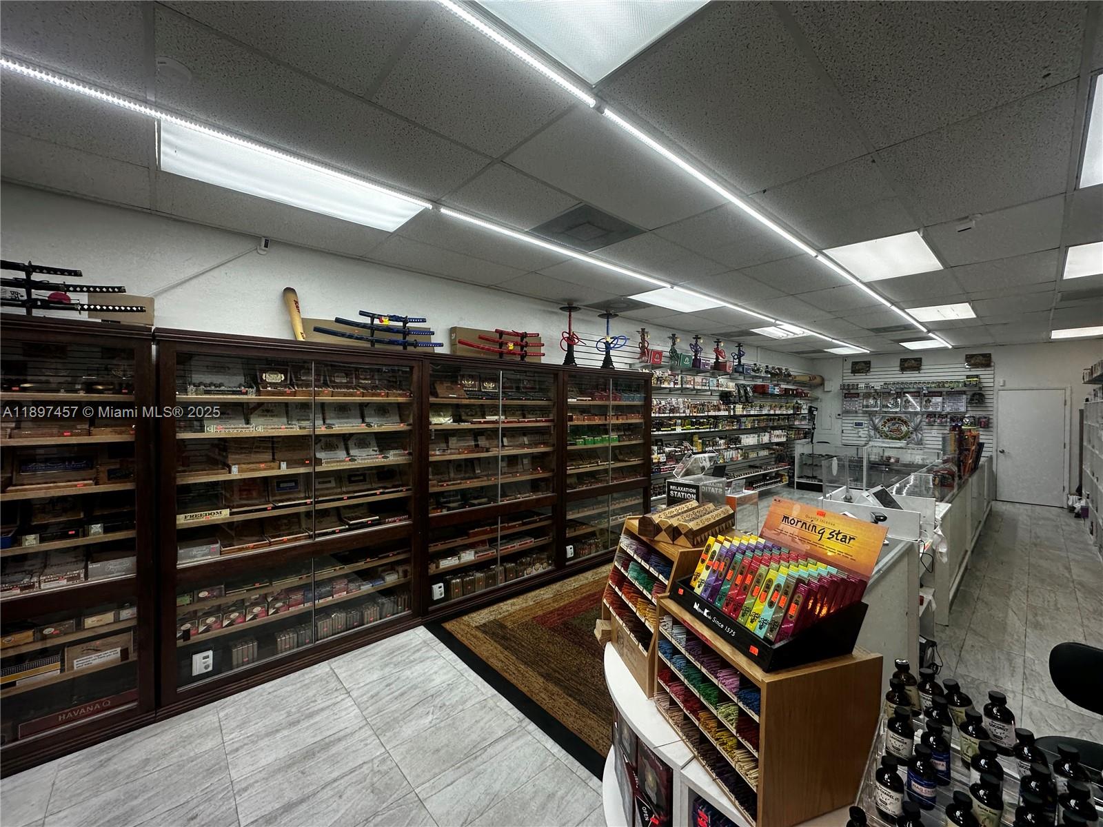 Confidential SW smoke shop