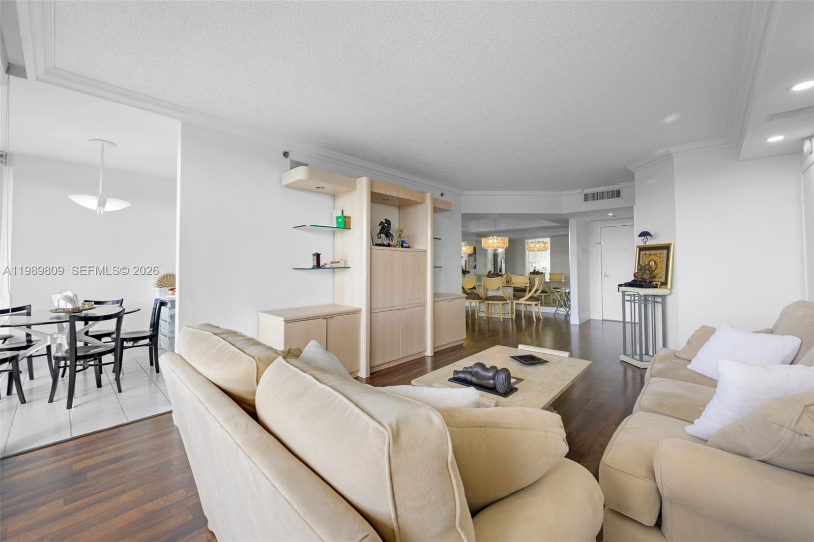 HARBOR TWS AT THE WATERWA - Residential