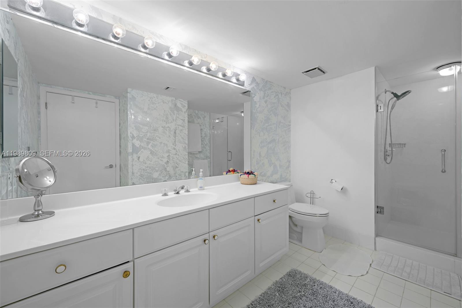 HARBOR TWS AT THE WATERWA - Residential